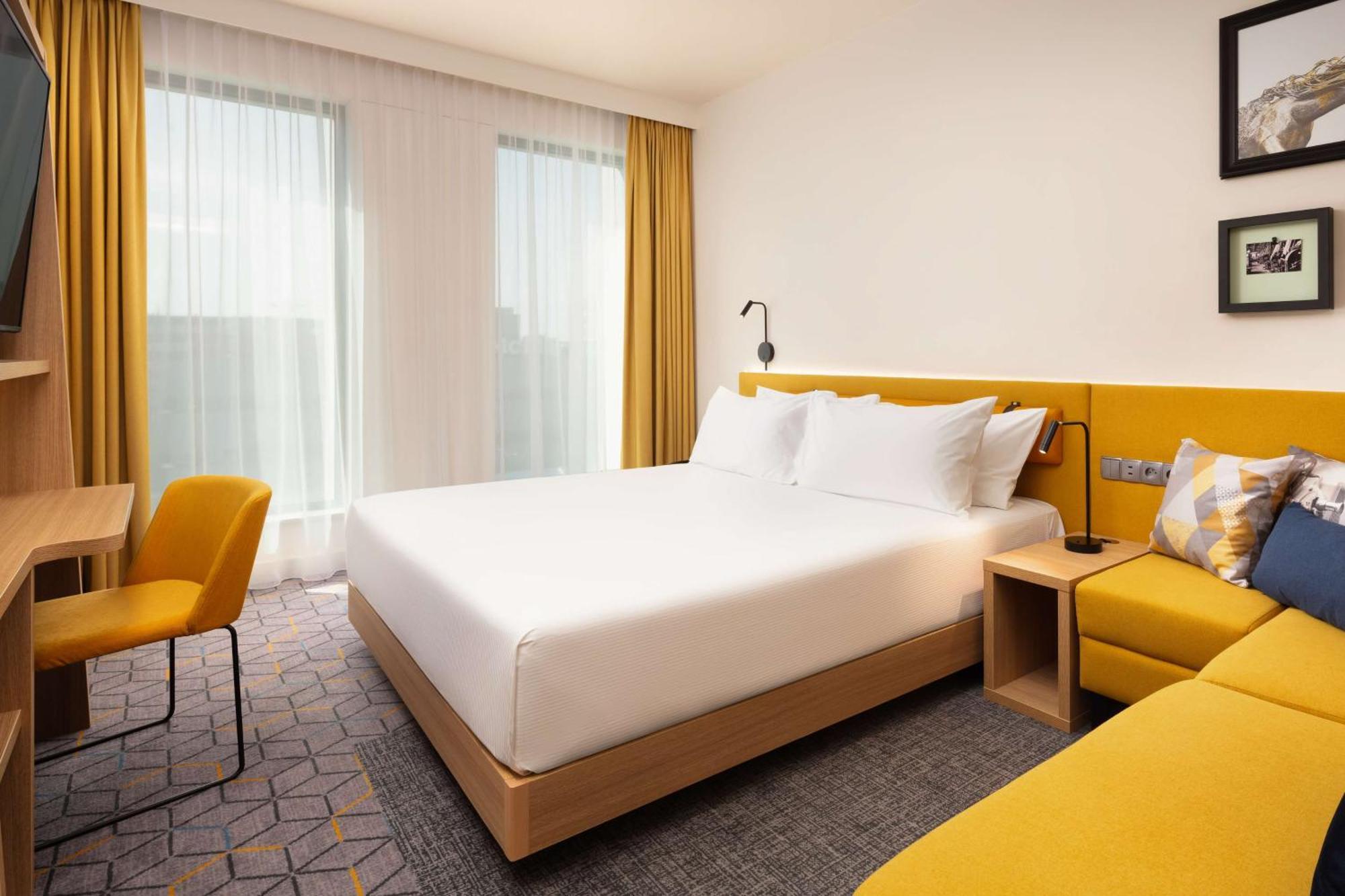 Hampton By Hilton Lodz City Center Exterior photo